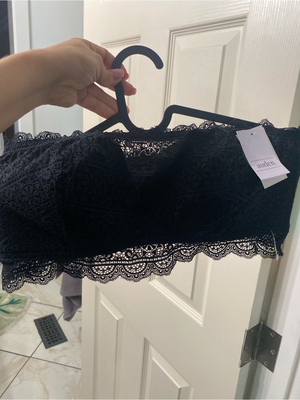 Auden Black Lace Bandeau with White Lightweight Shirt - Picture 2 of 6